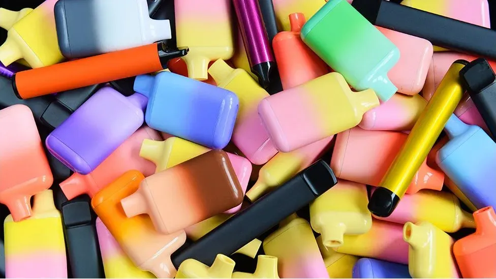 英国哈姆伯港查获数千支非法电子烟