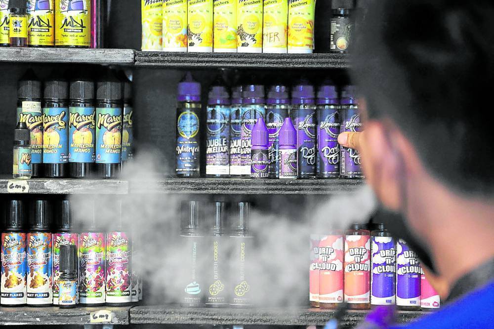 La Policía Nacional de Filipinas advierte a más de 8000 menores sobre los cigarrillos electrónicos.