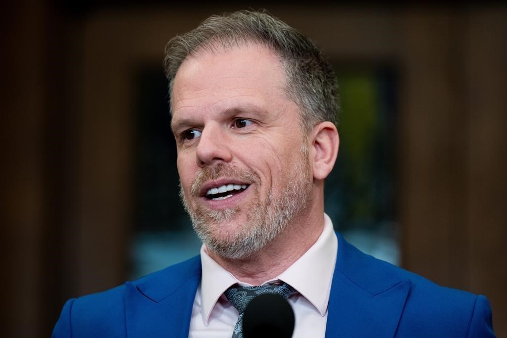 Canadian Health Minister Vows Crackdown on Nicotine Pouches Marketing