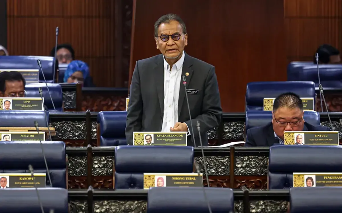 Malaysian Health Minister Denies Industry Pressure on Smoking Ban Cancellation