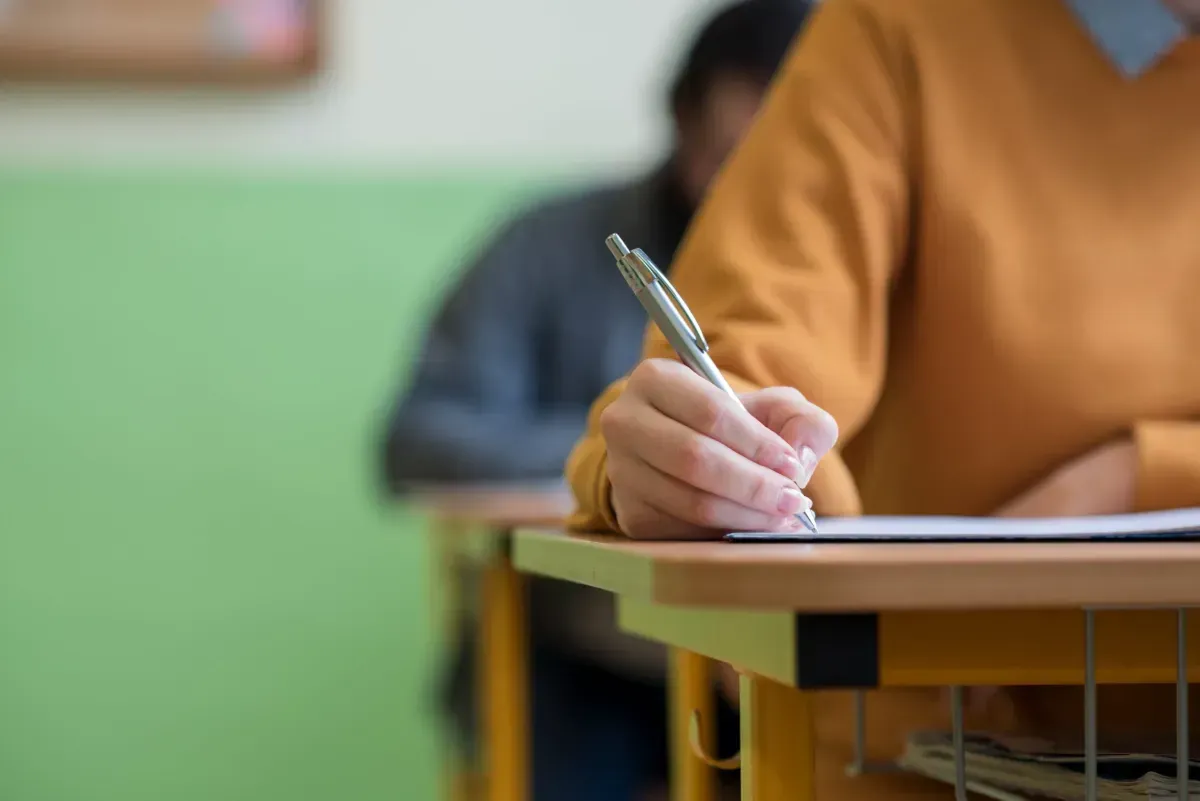 Romania Implements Comprehensive Ban on Smoking in Schools, Including E-Cigarettes