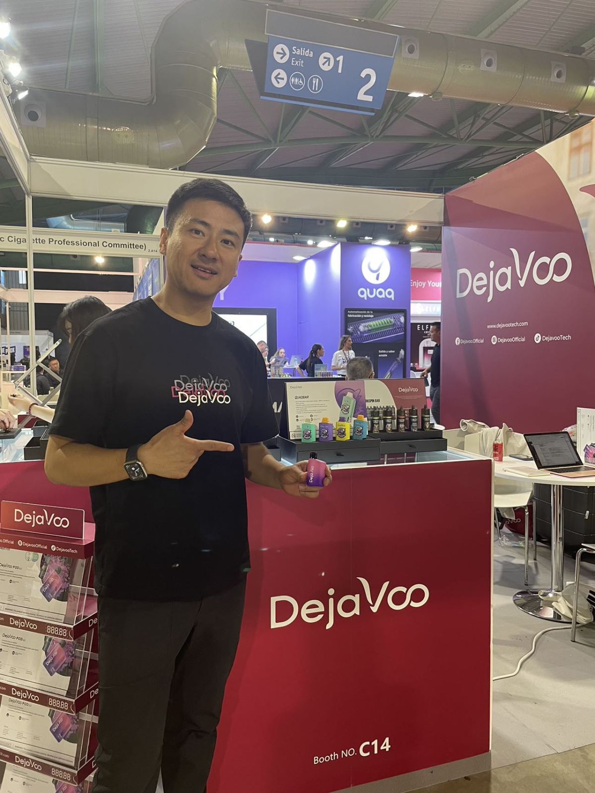 Los innovadores productos de cigarrillos electrónicos de DejaVoo se exhiben en EVO NXT Málaga.