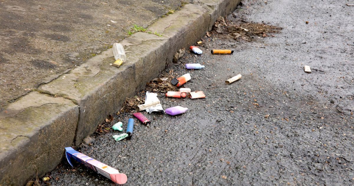 Irlanda debe prohibir completamente los cigarrillos electrónicos desechables para proteger a los jóvenes.