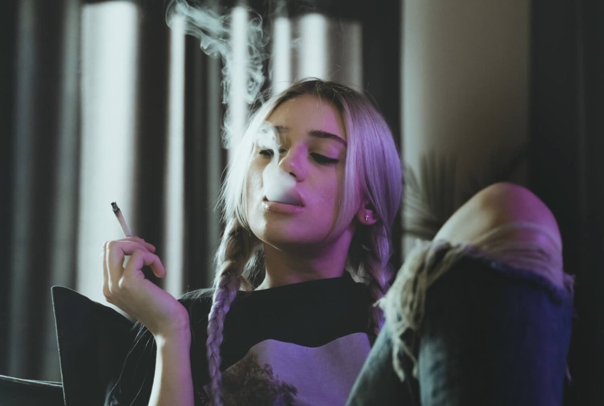 Impacto de la legalización de la marihuana en el consumo de adolescentes: Informe de la AMA