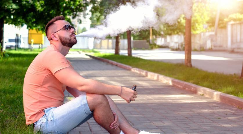Sale of Flavored E-Cigarettes Evades Ban in the Netherlands