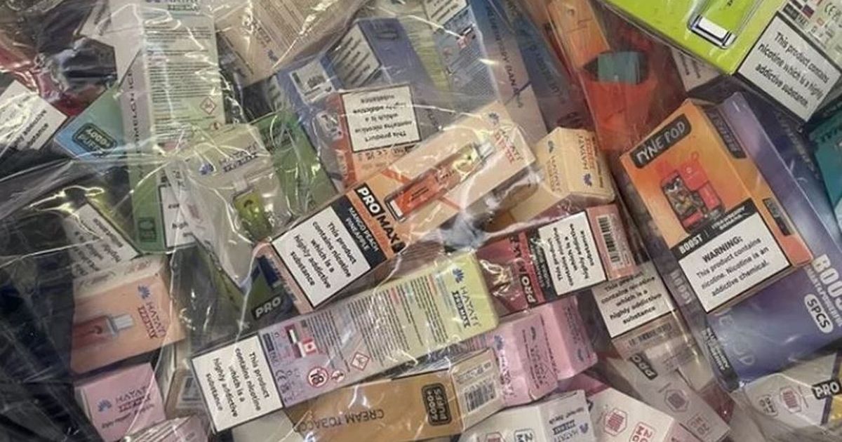 英国未成年人被非法出售含不明物质的电子烟 政府计划禁售一次性产品