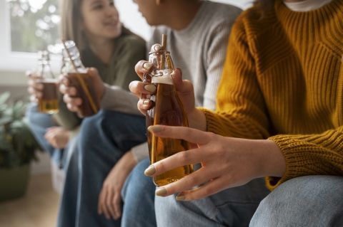 世界卫生组织发布报告 呼吁关注青少年使用电子烟趋势