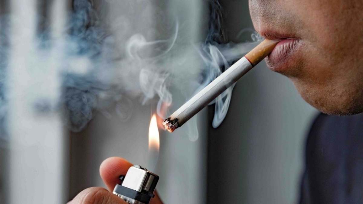 La ciudad argentina implementa una estricta prohibición de fumar en áreas públicas.