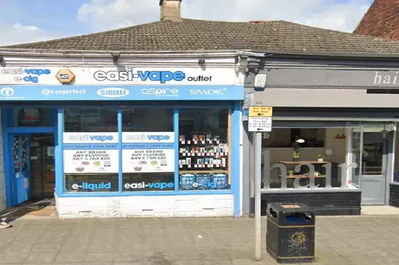 Tienda Easi-Vape ordenada a cerrar por la venta ilegal de cigarrillos electrónicos.