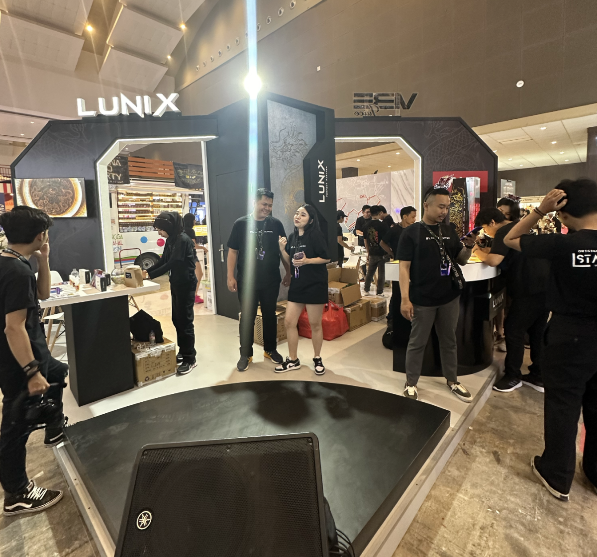 图集｜印尼电子烟展JIVE开幕  ELFBAR、OXVA等品牌展出新品