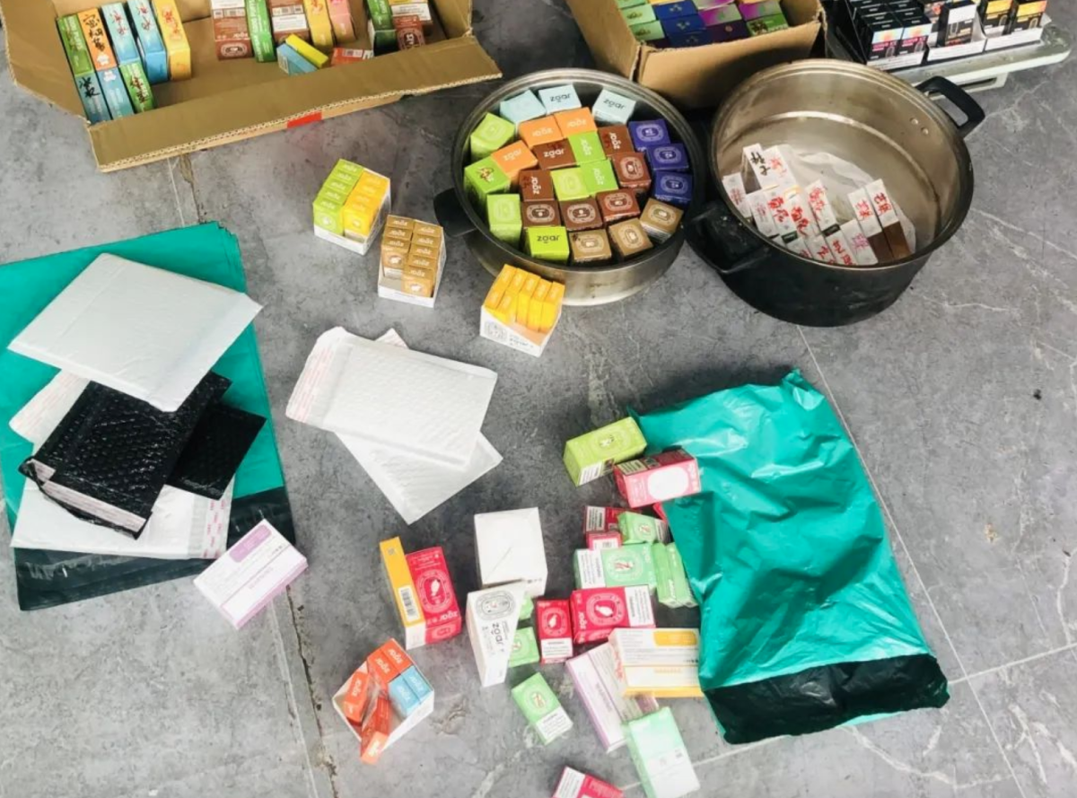 Sindicato del crimen produciendo cigarrillos electrónicos falsificados en formas amigables para los jóvenes