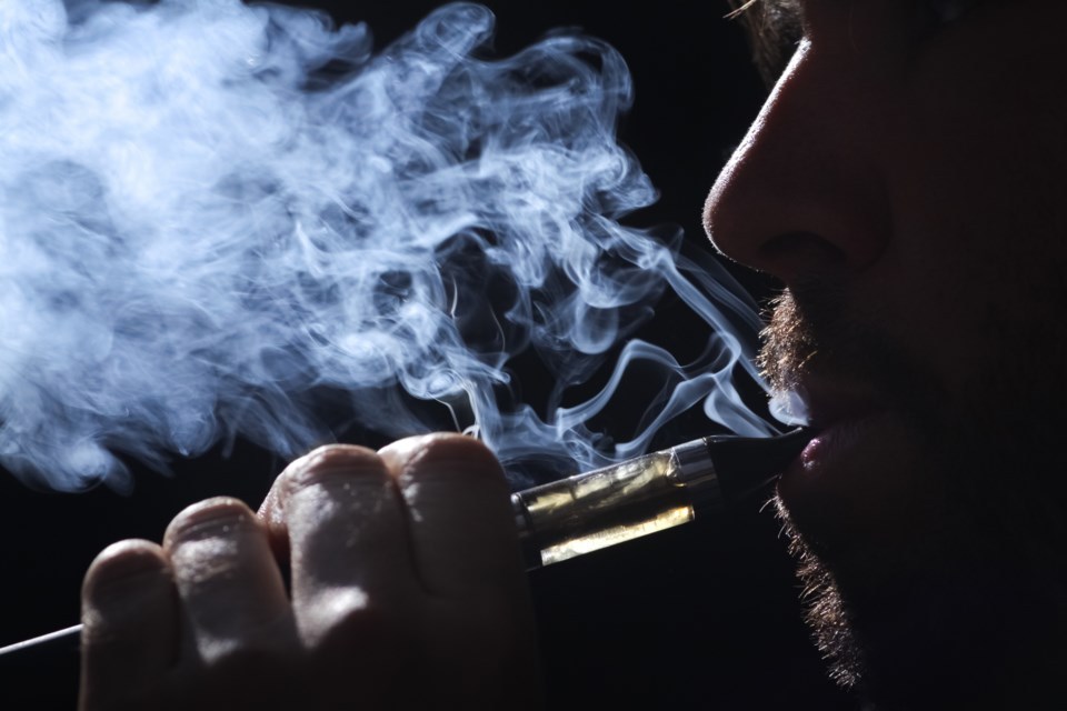 Tailandia intensifica la represión contra el contrabando de cigarrillos y cigarrillos electrónicos.