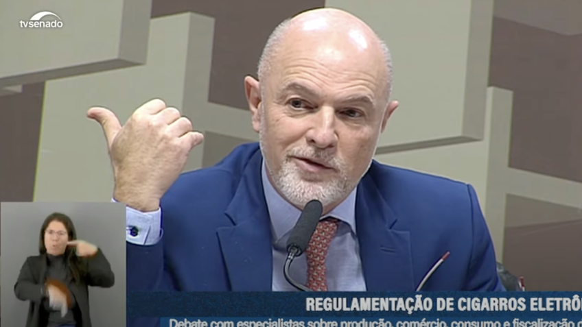Brazil's Former Health Official Urges Reform of E-Cigarette Ban