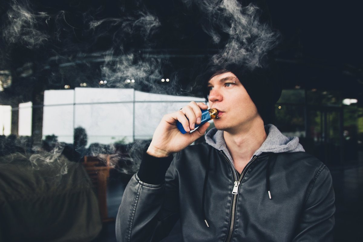 FUNCAS报告：西班牙半数青少年已试过电子烟