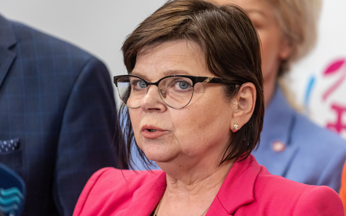 Polish Health Minister Prepares Legislation to Ban Sales of E-cigarettes to Minors