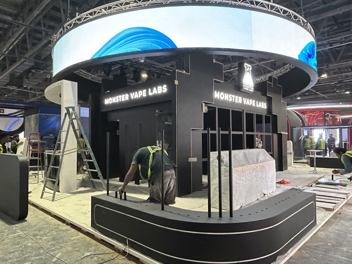 现场图集|世界电子烟展开幕在即 GEEKVAPE、VAPORESSO、OXBAR等展台抢先看