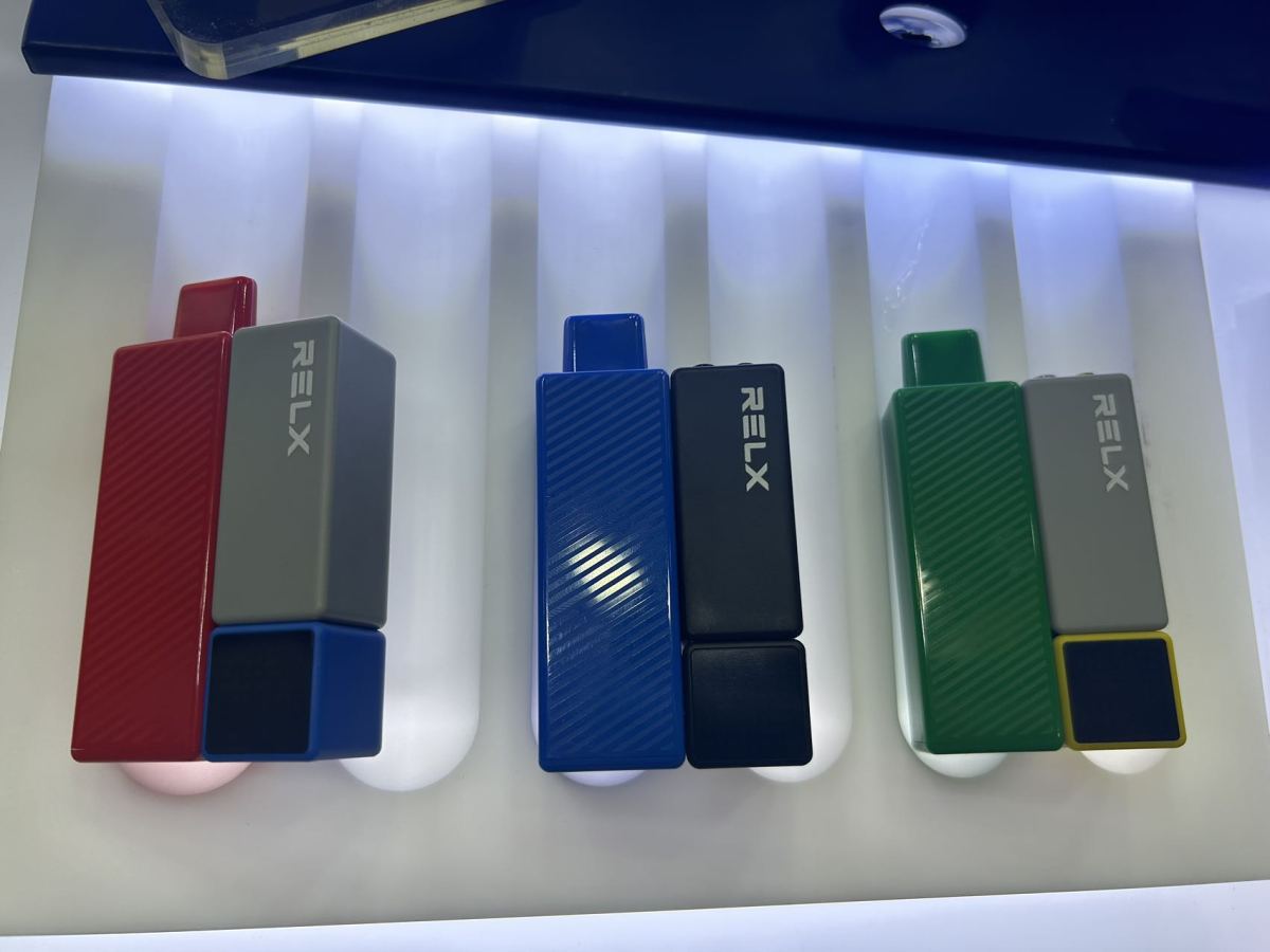 对话RELX:推出透明油仓的“4合1”及双屏幕等多款新品