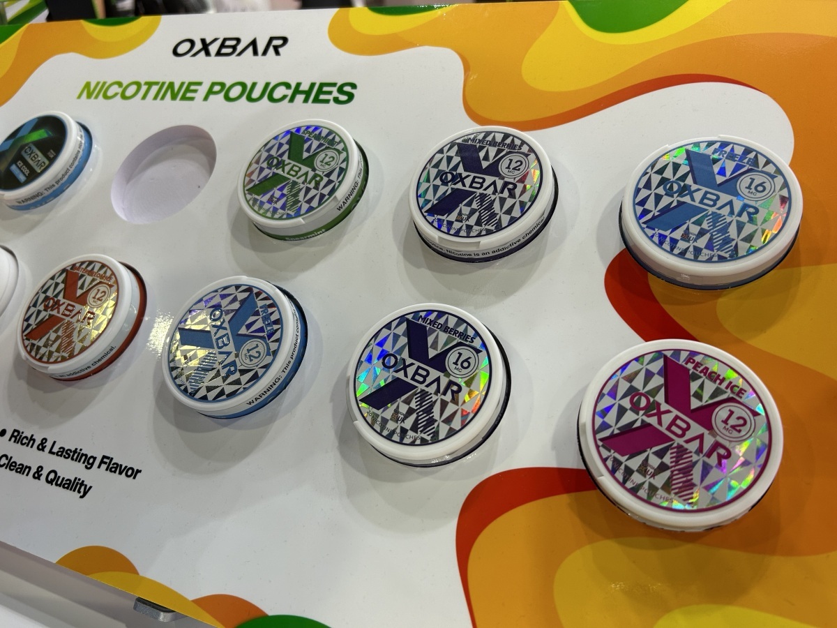 Pitillos de nicotina exhibidos en la World Vape Show en Dubai.