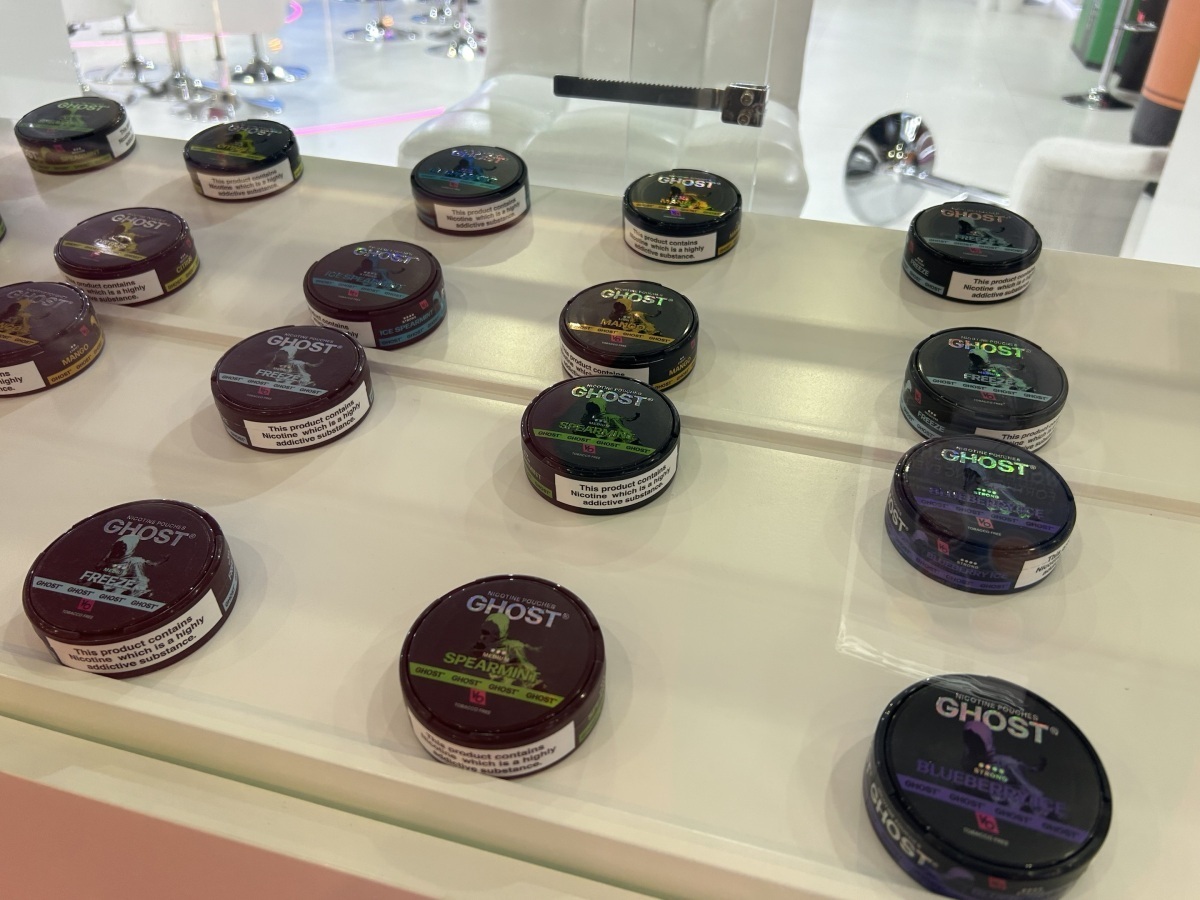 Pitillos de nicotina exhibidos en la World Vape Show en Dubai.