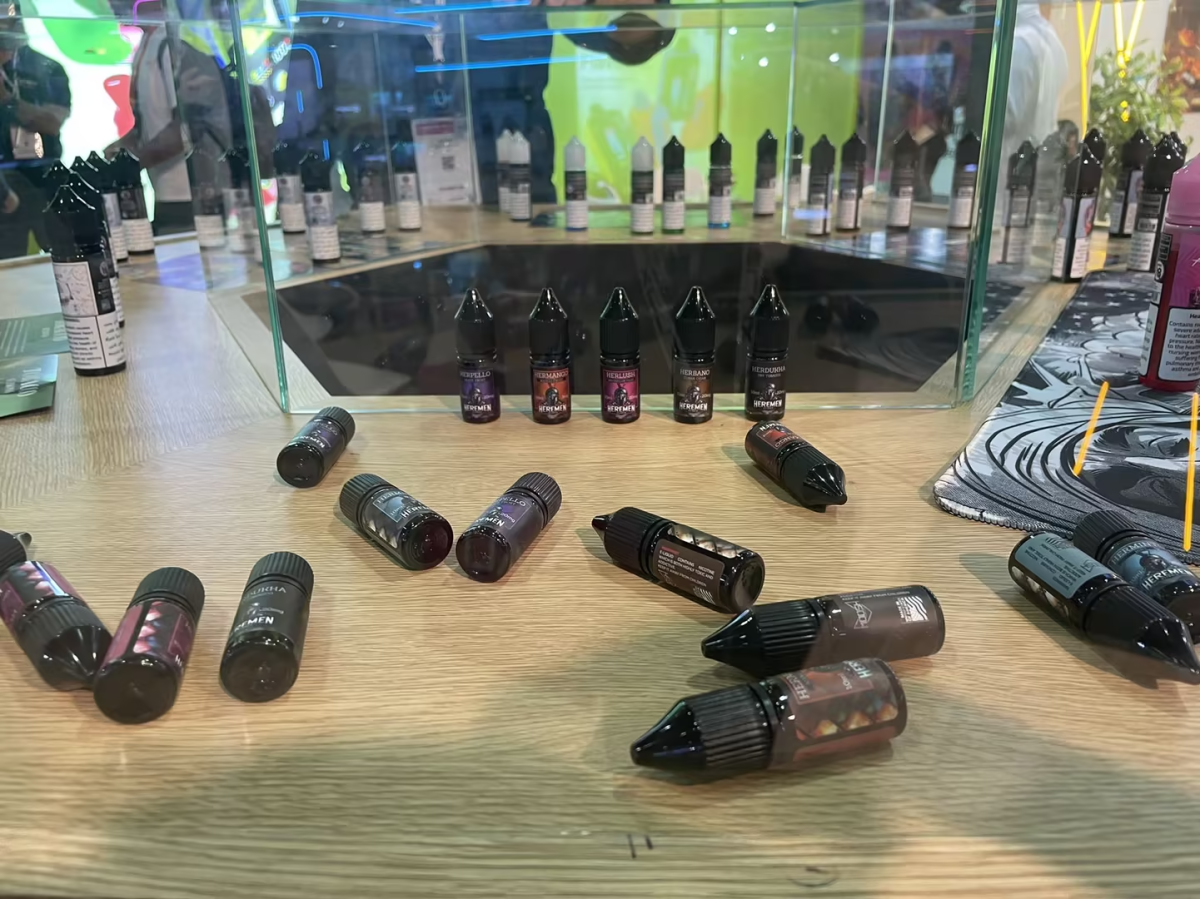 Explorando el crecimiento y estrategia de Vape Árabe en la feria mundial.