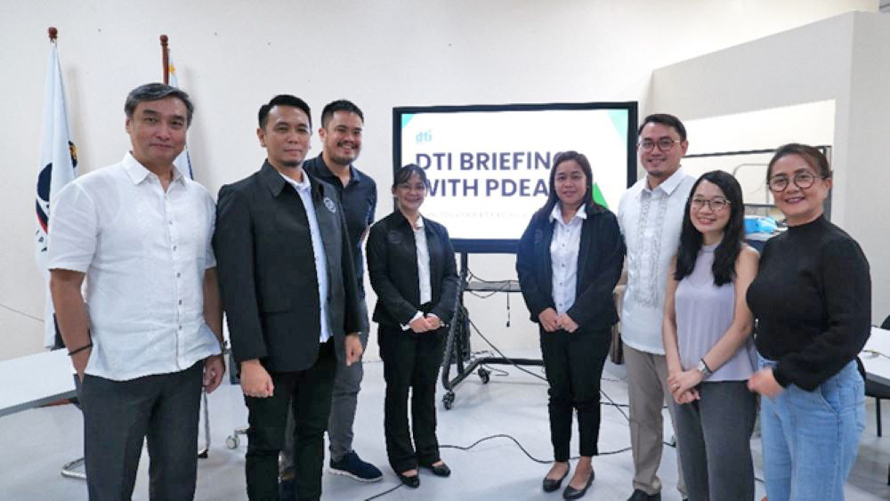 Esfuerzos conjuntos para combatir los productos ilegales de cigarrillos electrónicos en Filipinas.