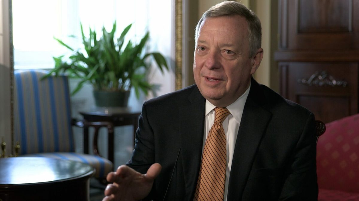Dick Durbin expresa decepción por la aprobación de la FDA de los cigarillos electrónicos de menta