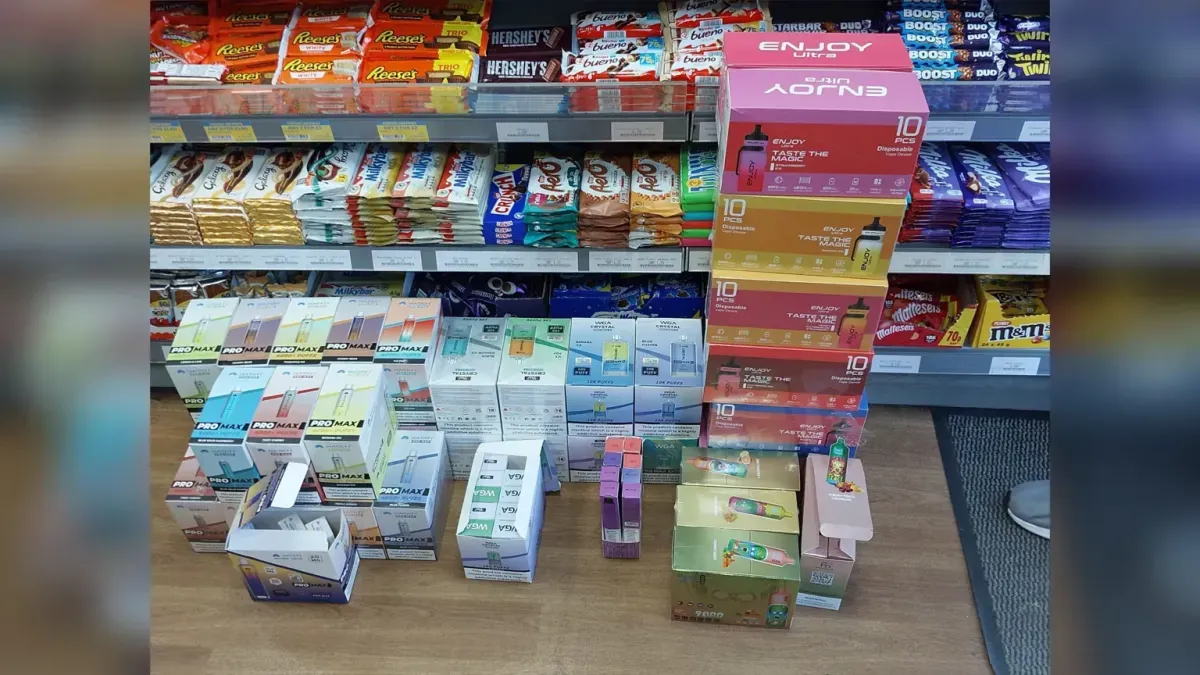 El Departamento de Normas de Comercio del Condado de Kent incauta más de 14,500 cigarrillos electrónicos.