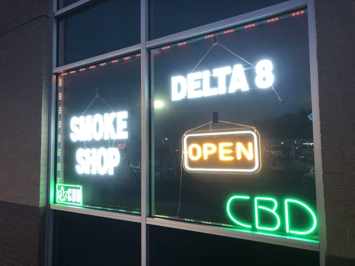 El Concejo Municipal de Hoover implementa una pausa temporal en las tiendas de CBD.
