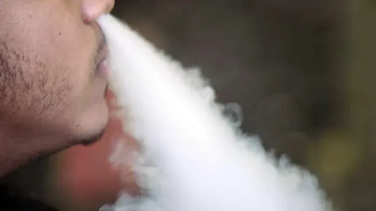 La Ley de Aire Limpio en Espacios Interiores de Maryland prohíbe oficialmente los cigarrillos electrónicos a partir de julio.