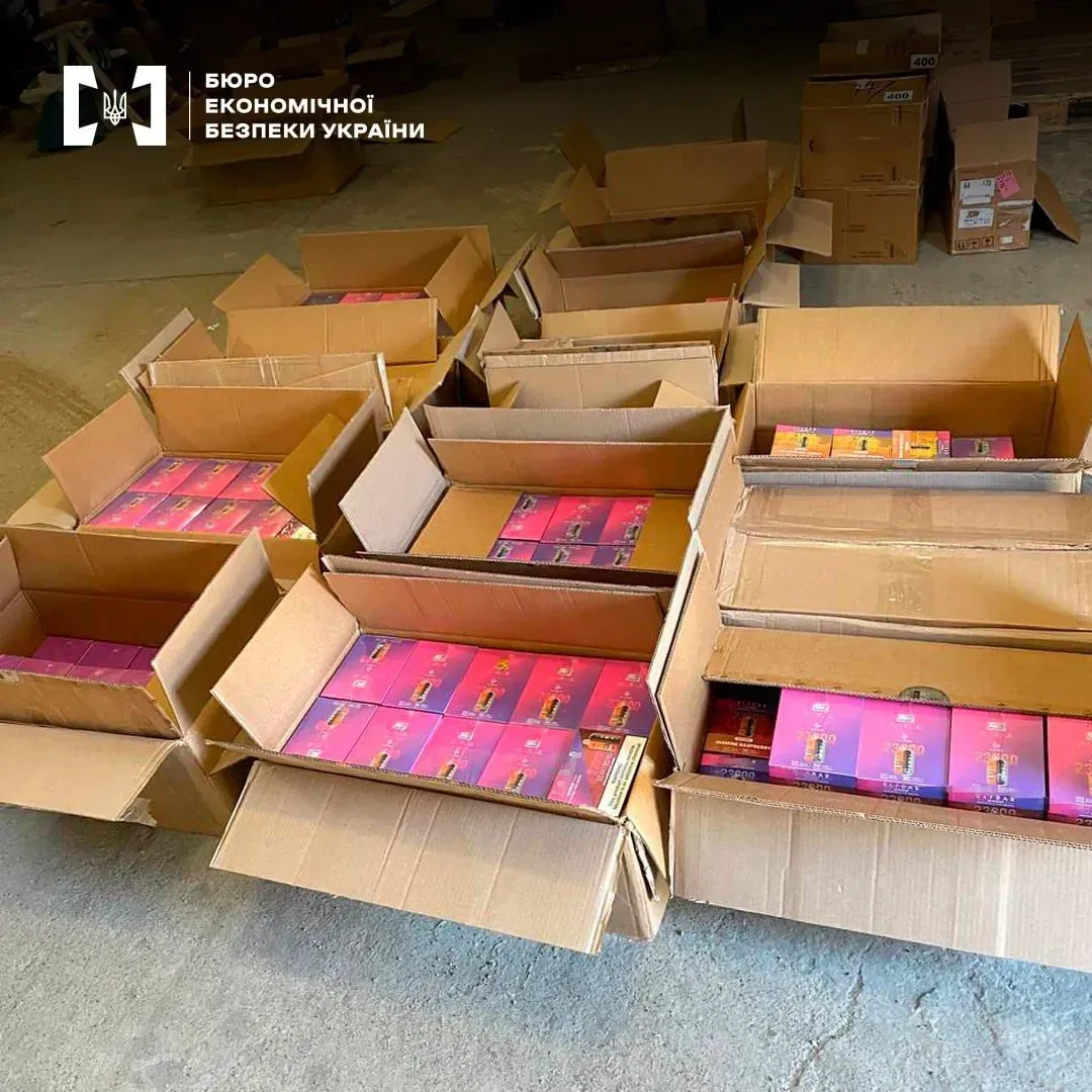 Ucrania descubre contrabando de cigarrillos electrónicos de varias marcas de la UE.