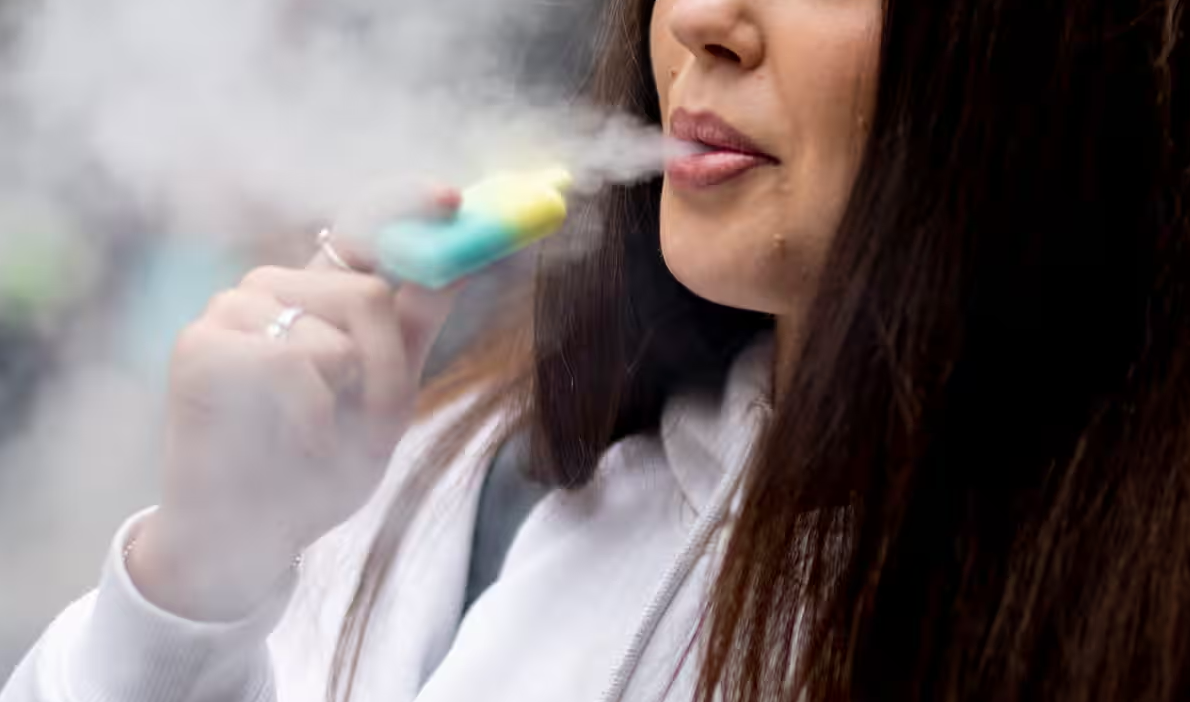British King Announces Tobacco and E-cigarette Bill Restrictions