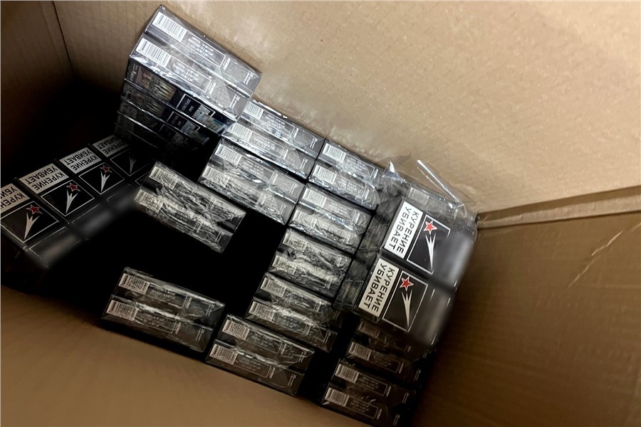 俄罗斯海关查获最大走私烟草案 近3万包未标记烟草产品被扣押