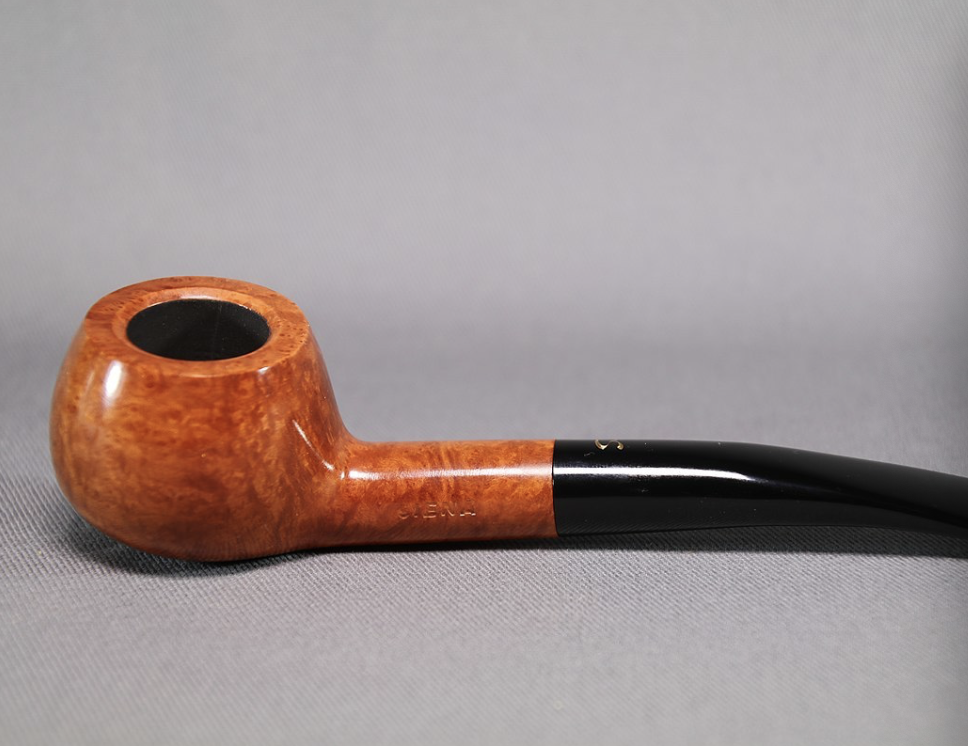 俄联邦税务局大规模审计烟草公司 查获大量假冒卷烟和虚假标记