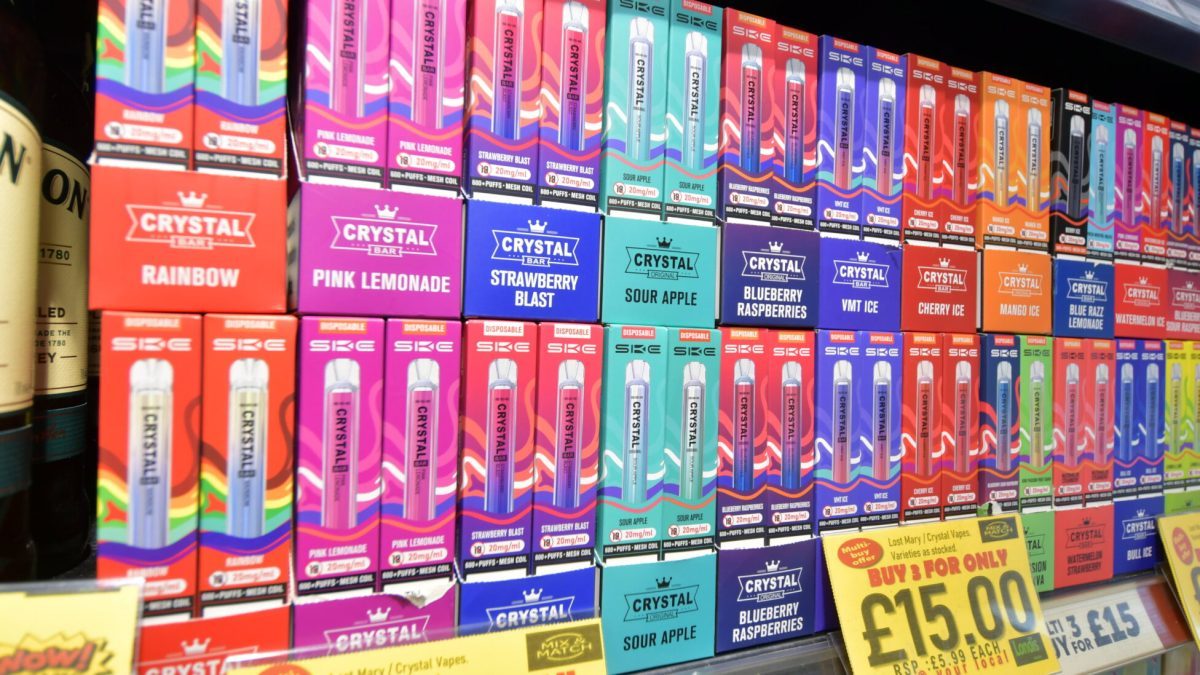 UK Sees Plunge in Disposable Vape Sales: ELFBAR and LOST MARY Prepare Early for Ban