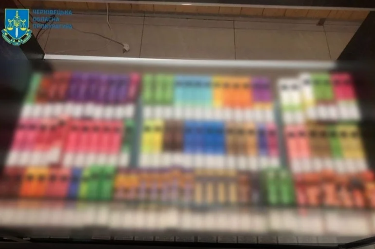 Funcionario de Aduanas Ucraniano Investigado por Presunto Contrabando de Cigarrillos Electrónicos