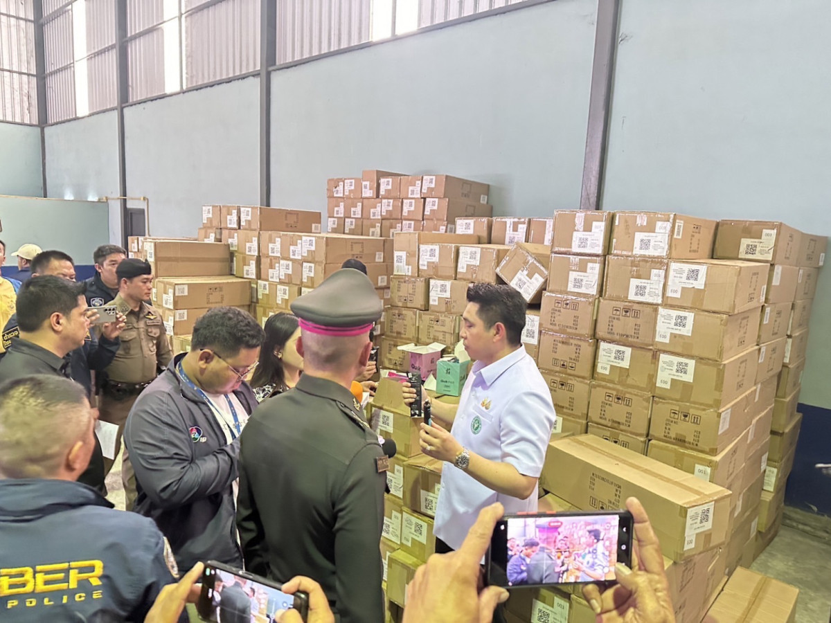 Illegal E-cigarette Warehouse Raided by Thai Army in Bueng Kham Phroi