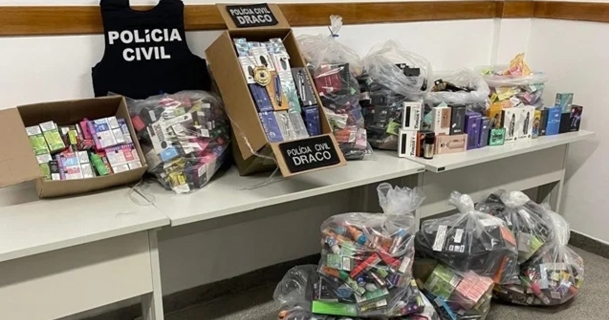 Policía brasileña decomisa más de 2,410 cigarrillos electrónicos ilegales en operación.