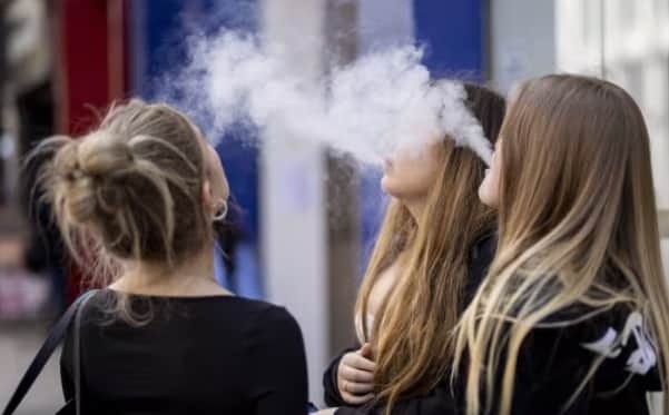 Czech Republic Considers Ban on E-Cigarettes for Public Health