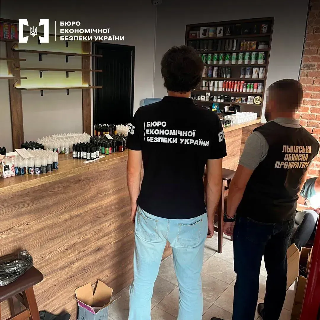 Crime ring busted for selling counterfeit e-cigarettes in Ukraine