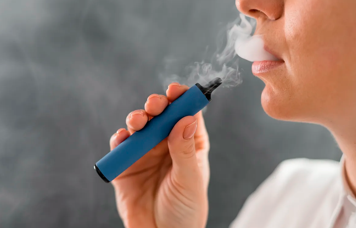 La Unión Europea aprueba oficialmente la prohibición francesa de los cigarrillos electrónicos desechables.