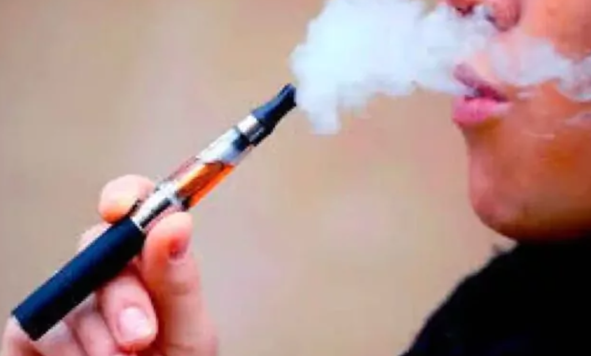 La Asociación Dominicana de Cirugía de Pulmón y Tórax condena los cigarrillos electrónicos.