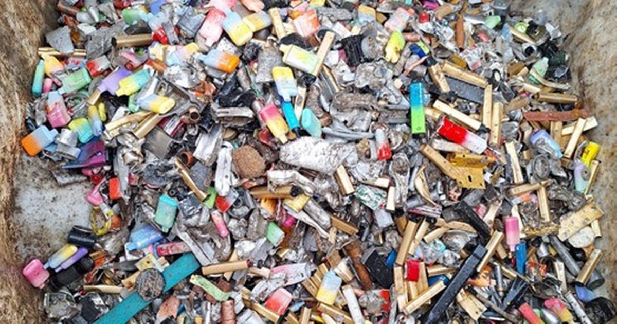 El impacto de los cigarrillos electrónicos desechables en el medio ambiente