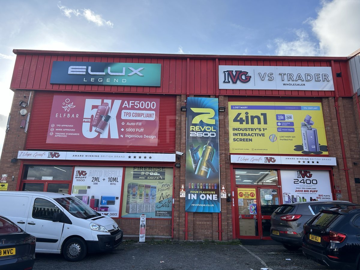Dominio de la publicidad exterior en el mercado de cigarrillos electrónicos en Manchester.