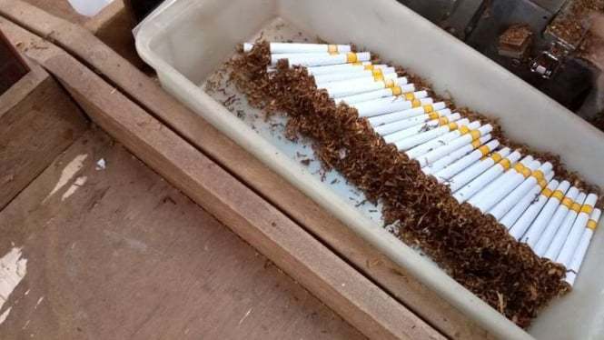 Indonesia's plain packaging rule for e-cigarettes sparks controversy