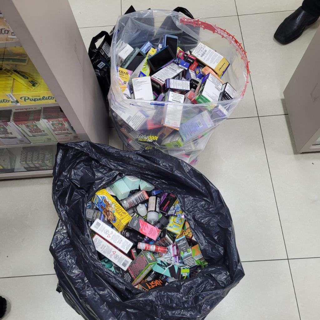 巴西警方查获数百只非法电子烟 涉及品牌“VAPORESSO”