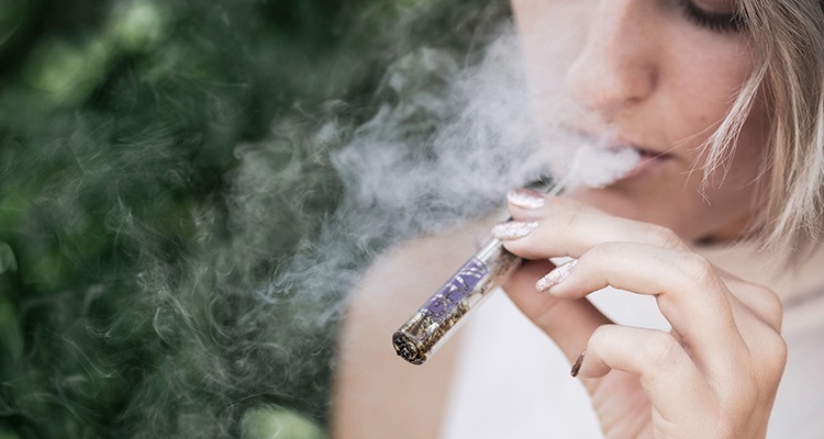 UK Disposable E-Cigarette Ban Sparks Debate as Conservatives Warn of Teen Smoking Surge