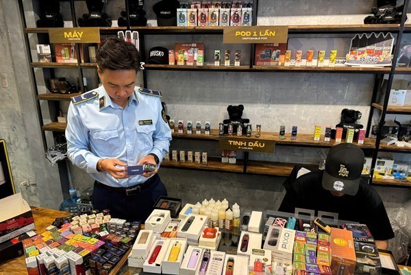 Hanoi Cracks Down on Vape Smuggling, Seizes 500 Illegal Items