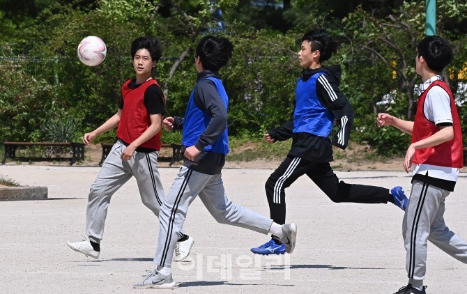 韩国教育部调查：青少年吸烟率20年下降三分之一，电子烟使用率稳定