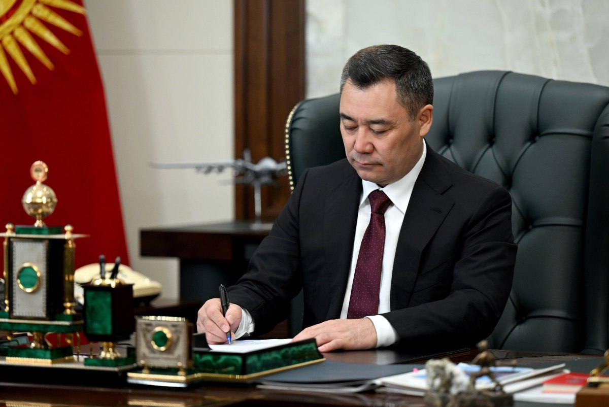 吉尔吉斯斯坦总统签署新法：2025年全面禁止电子烟