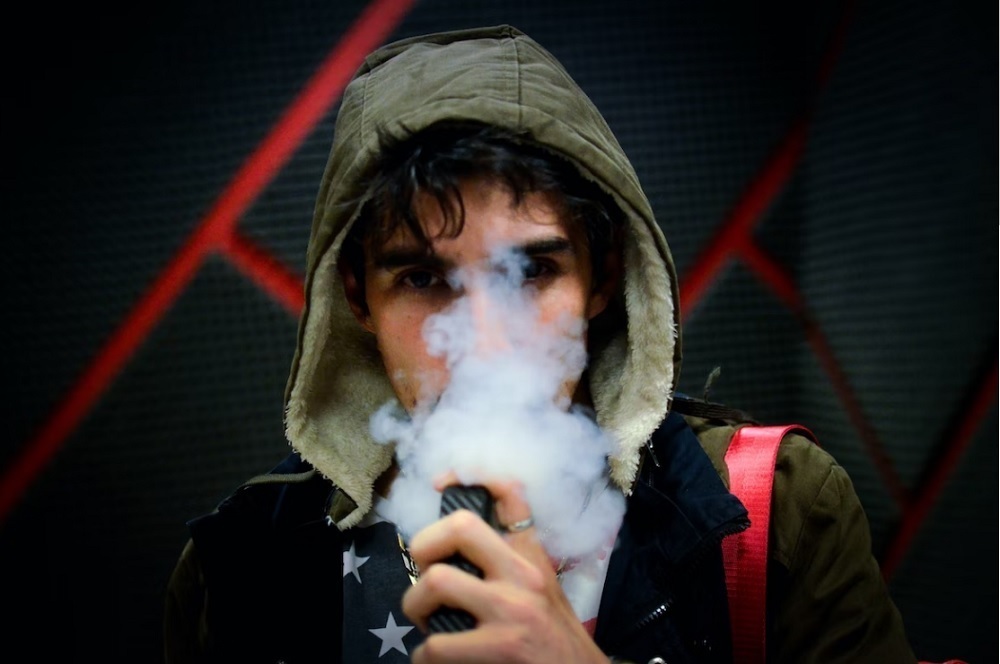 Posibles multas por vender tabaco a menores en Rusia.